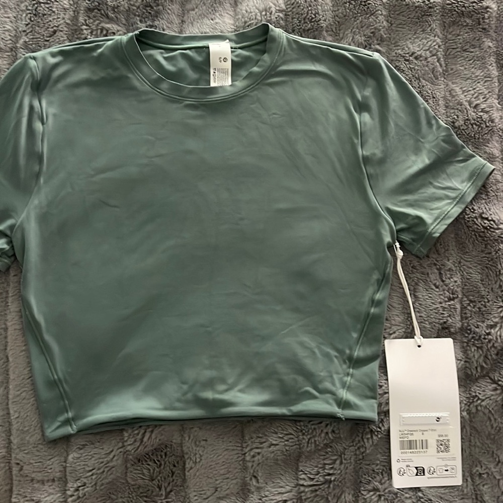 Lululemon Crewneck cropped tshirt small